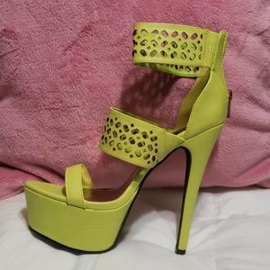 Dollhouse "Enchanted" 6in Stilettos